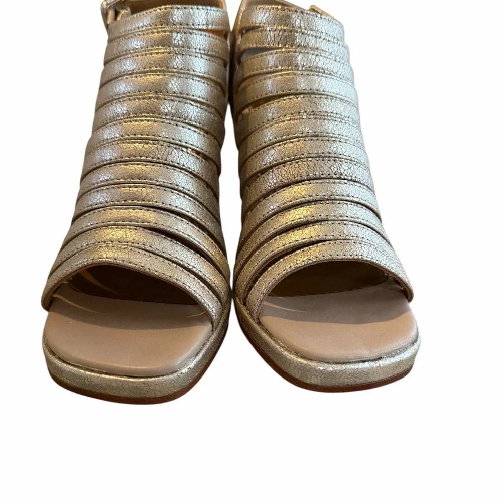 Donald J Pliner Sevanna Strappy Block Heel Sandal Leather Platino Metallic 6.5